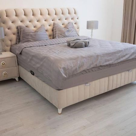 Luxury 2 Bedroom Apartment Bucarest Extérieur photo