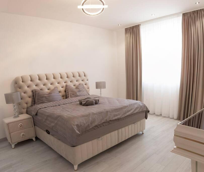 Luxury 2 Bedroom Apartment Bucarest Extérieur photo