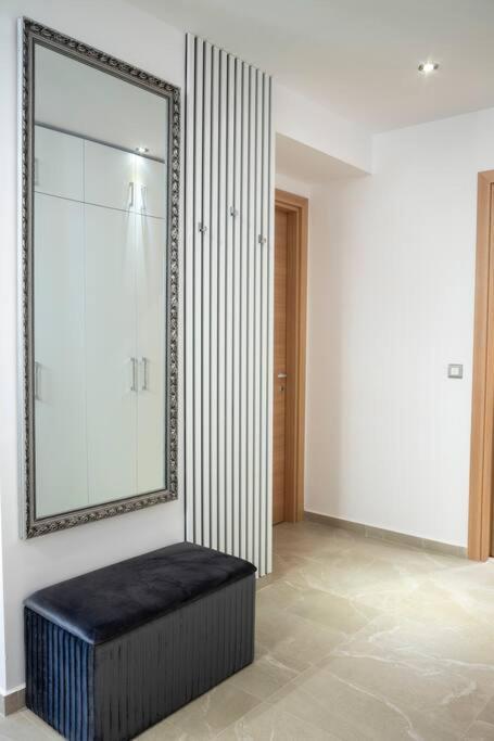 Luxury 2 Bedroom Apartment Bucarest Extérieur photo