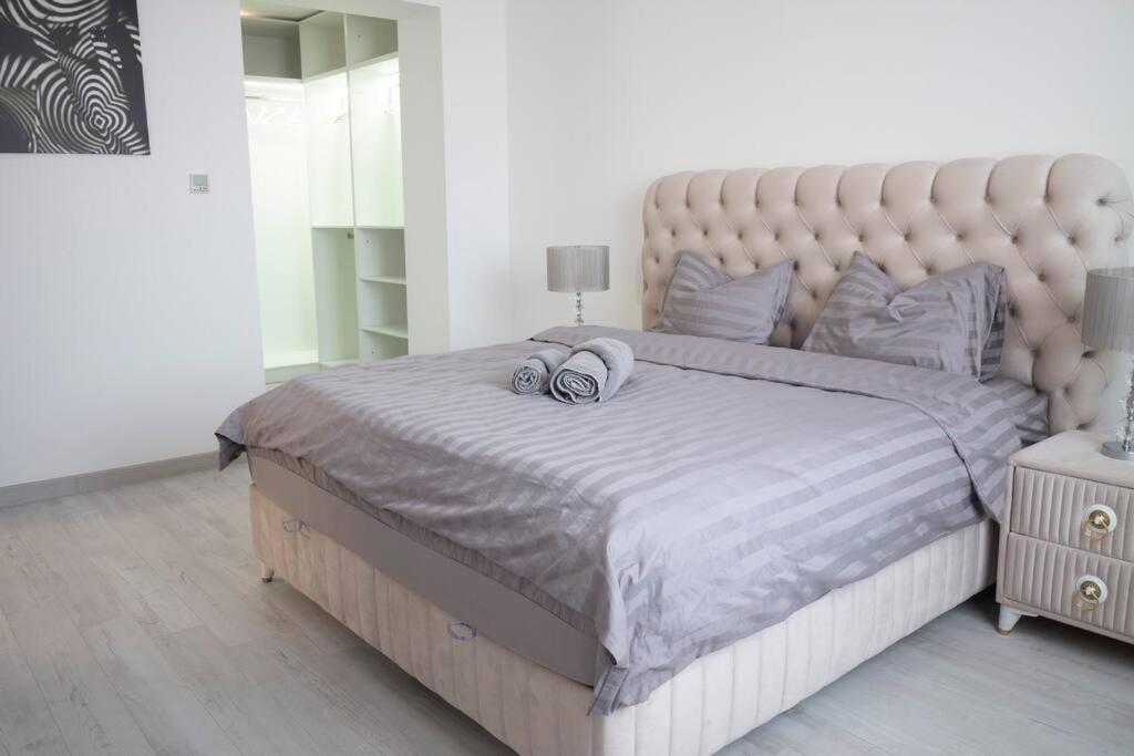 Luxury 2 Bedroom Apartment Bucarest Extérieur photo