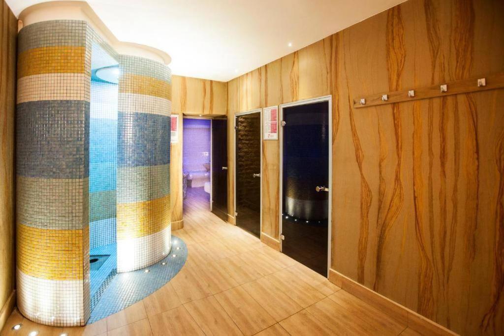 Luxury 2 Bedroom Apartment Bucarest Extérieur photo