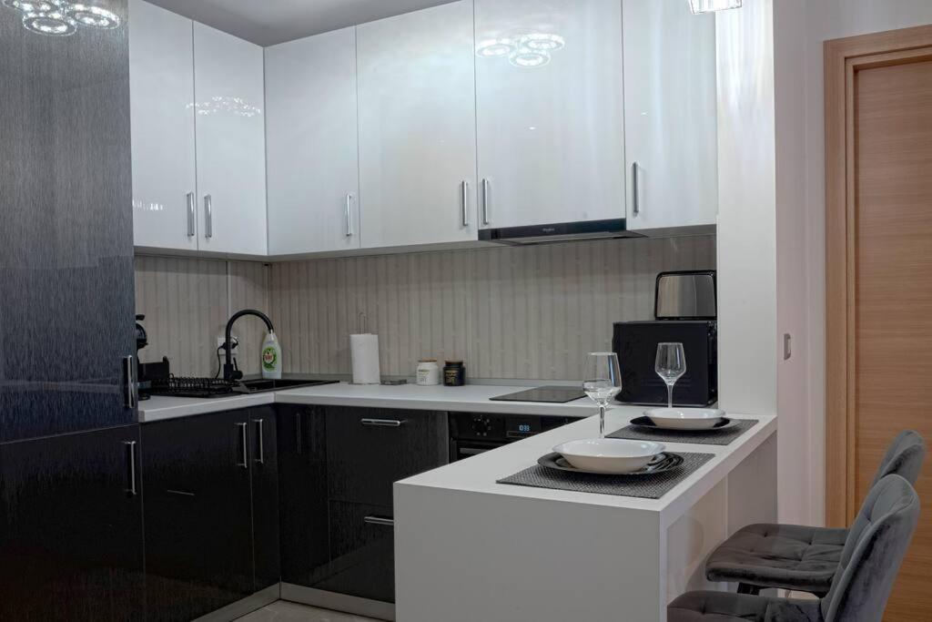 Luxury 2 Bedroom Apartment Bucarest Extérieur photo